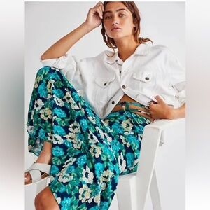 NEW-Free People-NWOT-That’s A Wrap Printed Maxi Skirt, Size S in Navy Combo.